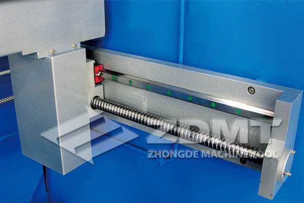 滚珠丝杆和直线导轨.jpg 滚珠丝杆和直线导轨.jpg