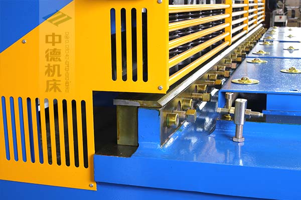 ZDS-1632选用上海优良刀片,利用寿命更长.jpg ZDS-1632选用上海优良刀片,利用寿命更长.jpg