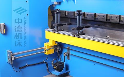 ZDPK-8025高精度滚珠丝杆后档料布局,可调式档指,手摇起落,可顺应差别模具;横梁双线轨设想,零游隙.jpg ZDPK-8025高精度滚珠丝杆后档料布局,可调式档指,手摇起落,可顺应差别模具;横梁双线轨设想,零游隙.jpg